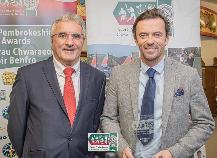 Simon Digger Davies - Sporting Achievement of the Year with Geoff Williams, who presented the award Simon Digger Davies - Sporting Achievement of the Year with Geoff Williams, who presented the award